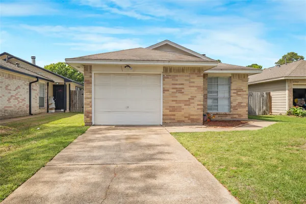 $1,595 | 11906 Westwold Drive, Tomball, TX 77377