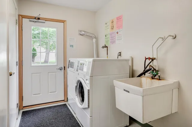 $115,000 | 702 Old Settlers Trail, Unit 3, Hopkins, MN 55343