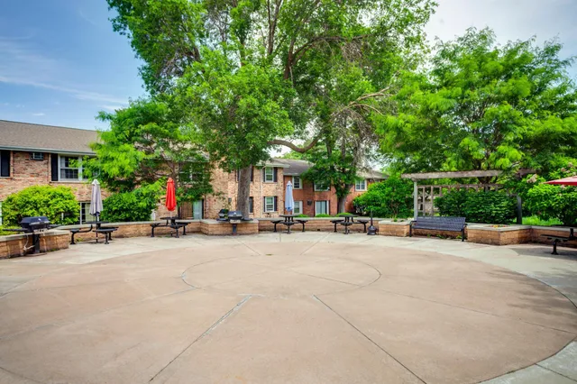 $115,000 | 702 Old Settlers Trail, Unit 3, Hopkins, MN 55343