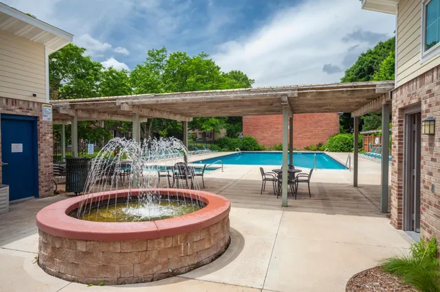 $115,000 | 702 Old Settlers Trail, Unit 3, Hopkins, MN 55343