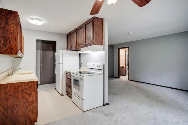 $115,000 | 702 Old Settlers Trail, Unit 3, Hopkins, MN 55343