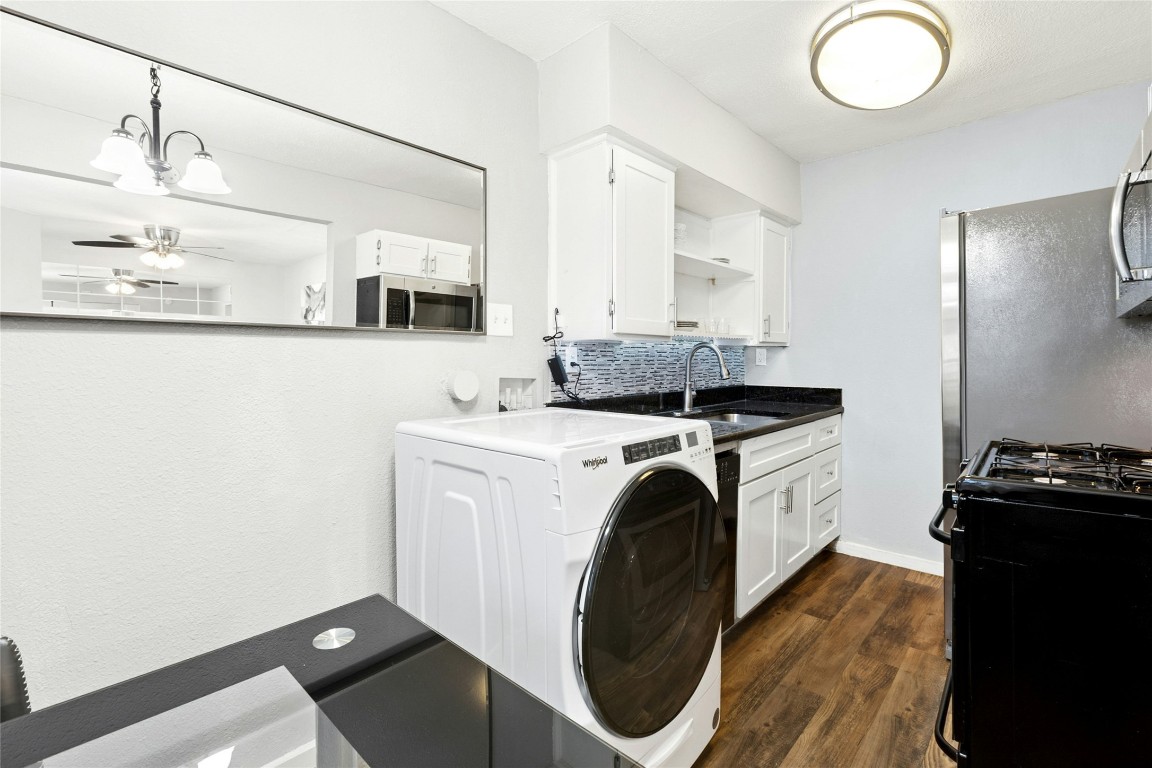 2401 Manor Road, Unit 214 Austin, TX 78722 - Photo 14 of 30 New washer/dryer
