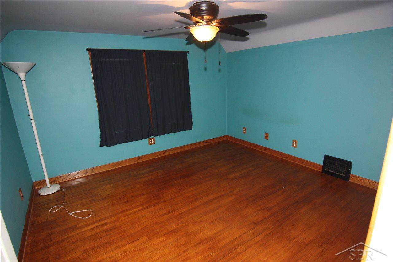 6215 Gratiot Road Saginaw, MI 48638 - Photo 8 of 10 31372943-7.JPG