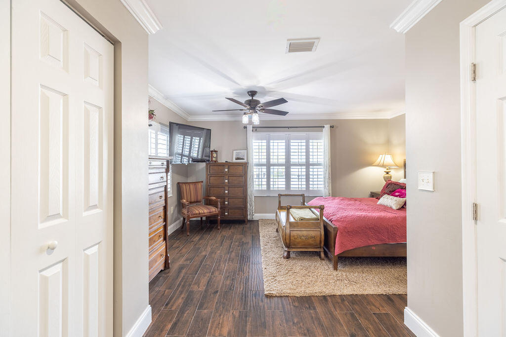 1038 Jeffery Street Boca Raton, FL 33487 - Photo 18 of 47 545A5238-HDR