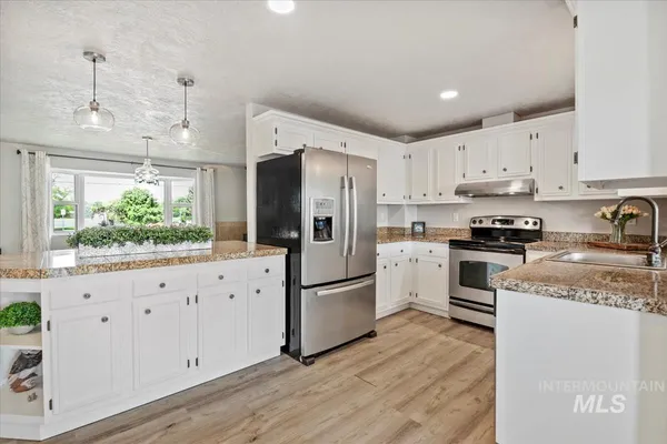 $599,990 | 632 North Edgewood Lane, Eagle, ID 83616