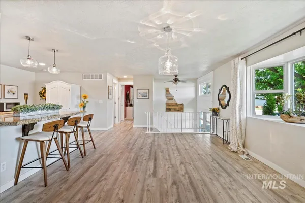 $599,990 | 632 North Edgewood Lane, Eagle, ID 83616