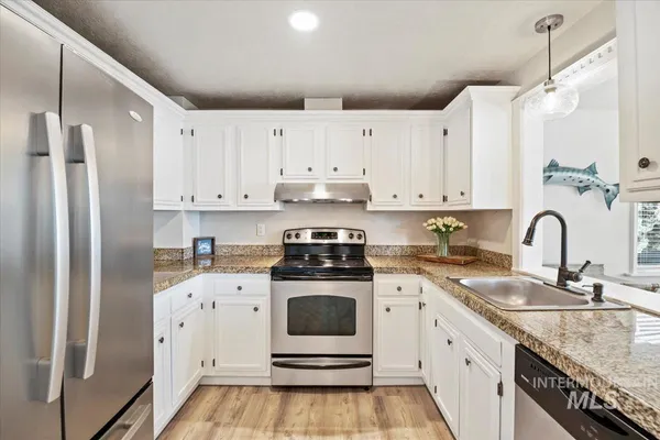 $599,990 | 632 North Edgewood Lane, Eagle, ID 83616