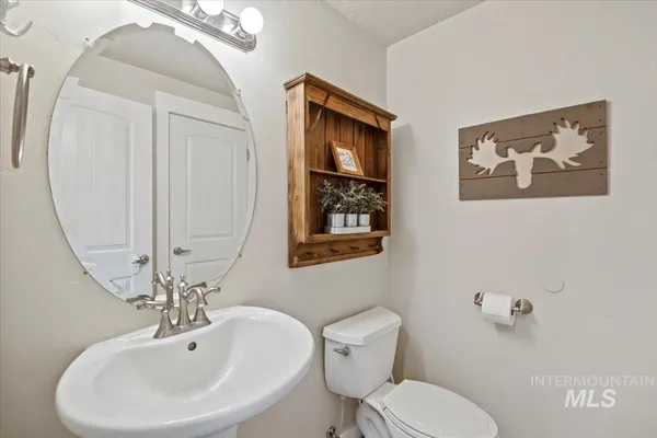 $599,990 | 632 North Edgewood Lane, Eagle, ID 83616