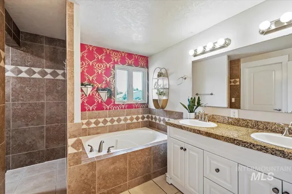 $599,990 | 632 North Edgewood Lane, Eagle, ID 83616