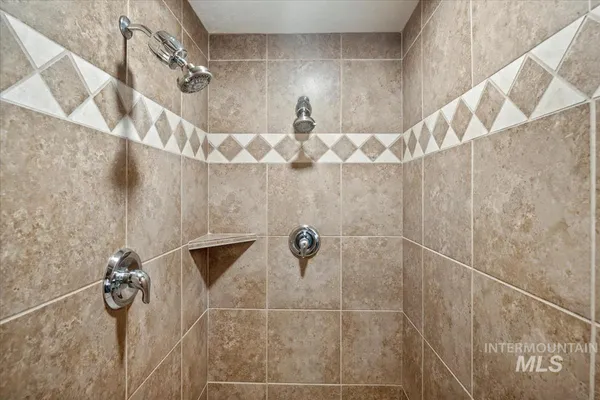 $599,990 | 632 North Edgewood Lane, Eagle, ID 83616