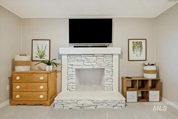 $599,990 | 632 North Edgewood Lane, Eagle, ID 83616