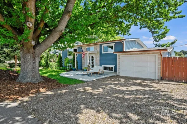 $599,990 | 632 North Edgewood Lane, Eagle, ID 83616