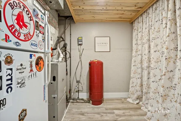 $599,990 | 632 North Edgewood Lane, Eagle, ID 83616