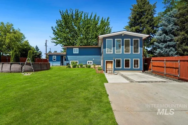 $599,990 | 632 North Edgewood Lane, Eagle, ID 83616