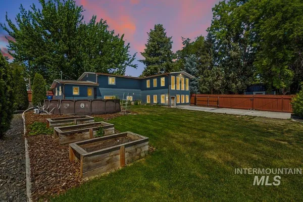 $599,990 | 632 North Edgewood Lane, Eagle, ID 83616