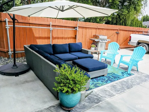 $599,990 | 632 North Edgewood Lane, Eagle, ID 83616