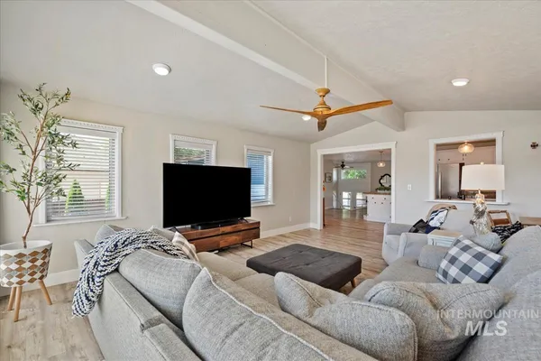 $599,990 | 632 North Edgewood Lane, Eagle, ID 83616