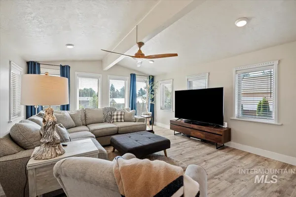 $599,990 | 632 North Edgewood Lane, Eagle, ID 83616