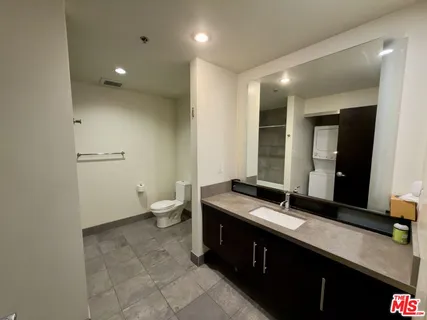 $2,695 | 1100 South Hope Street, Unit 907, Los Angeles, CA 90015