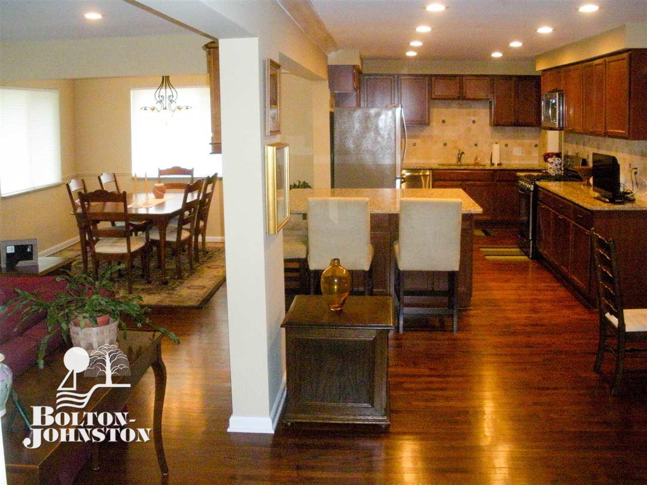 1450 Torrey Road Grosse Pointe, MI 48236 - Photo 5 of 30 Dining Room/Kitchen