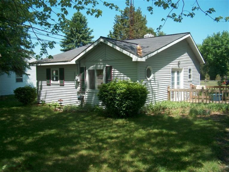 6516 North Lake Road Brooklyn, MI 49230 - Photo 1 of 7 Primary Photo
