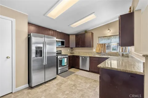 $265,000 | 1550 Rimpau Avenue, Unit 35, Corona, CA 92881