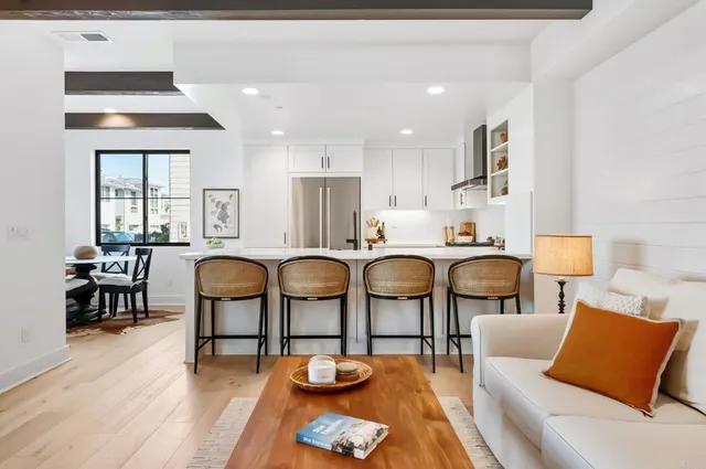 $1,199,000 | 1400 Anacona Place, Unit 105, Encinitas, CA 92024