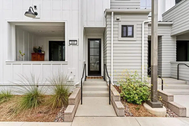 $1,199,000 | 1400 Anacona Place, Unit 105, Encinitas, CA 92024