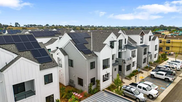 $1,199,000 | 1400 Anacona Place, Unit 105, Encinitas, CA 92024