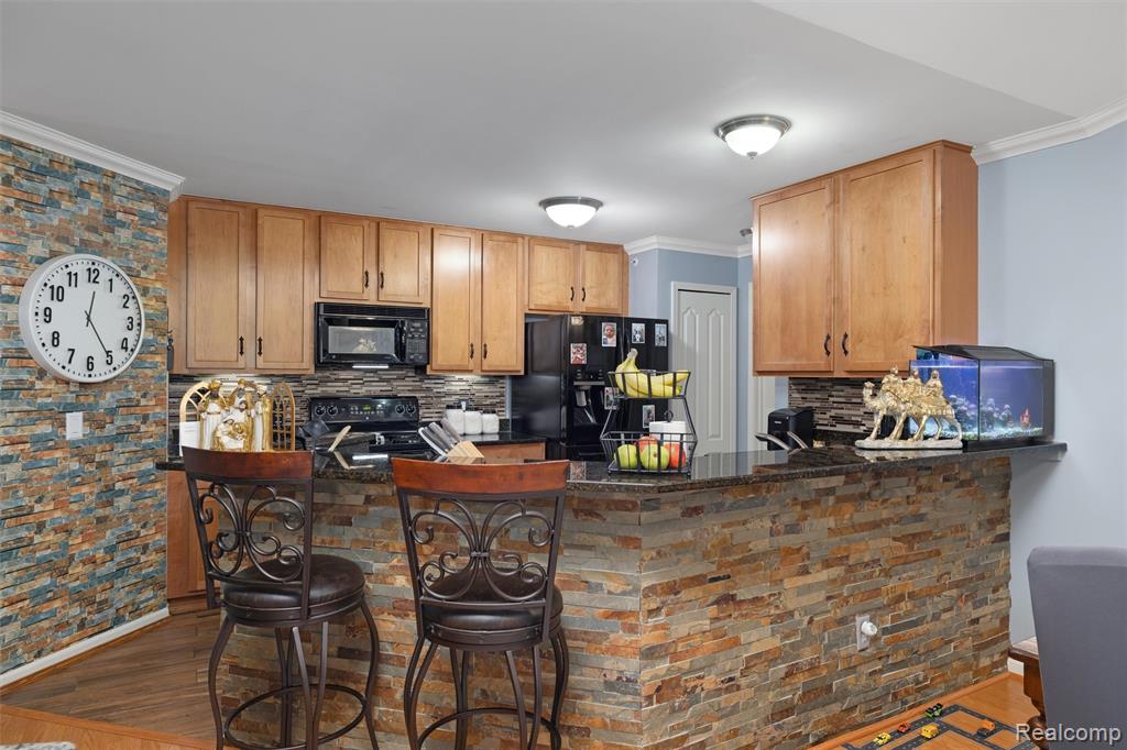 340 North Wixom Road Wixom, MI 48393 - Photo 9 of 23