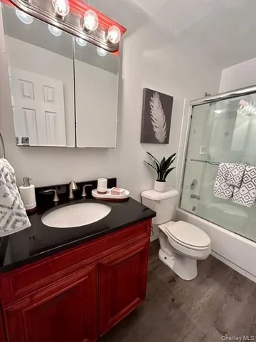 $2,295 | 280 Belmore Avenue, Unit 122, East Islip, NY 11730