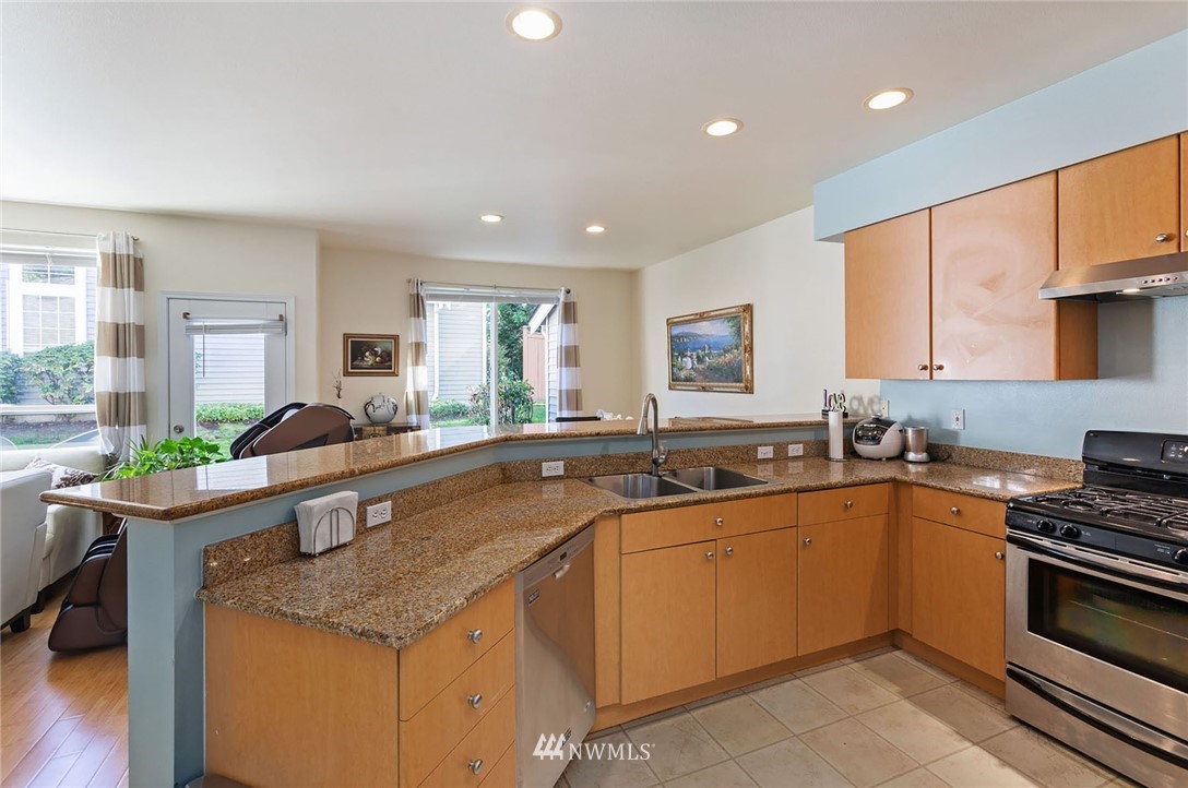 215 South 50th Street, Unit A16 Renton, WA 98055 - Photo 6 of 14