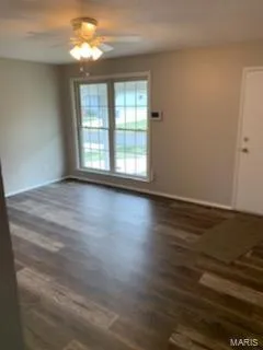 $1,400 | 1083 Kinderling Lane, Florissant, MO 63031