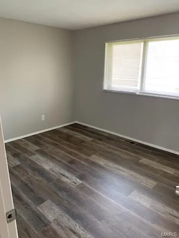 $1,400 | 1083 Kinderling Lane, Florissant, MO 63031