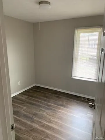 $1,400 | 1083 Kinderling Lane, Florissant, MO 63031