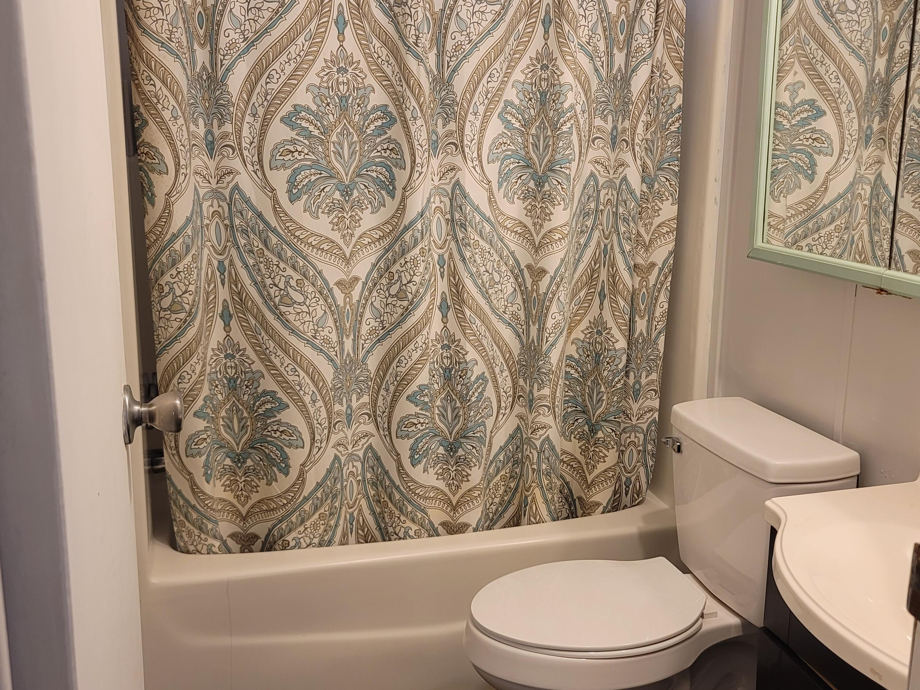 22950 Inlet Circle Boca Raton, FL 33428 - Photo 14 of 22 Hall Bath