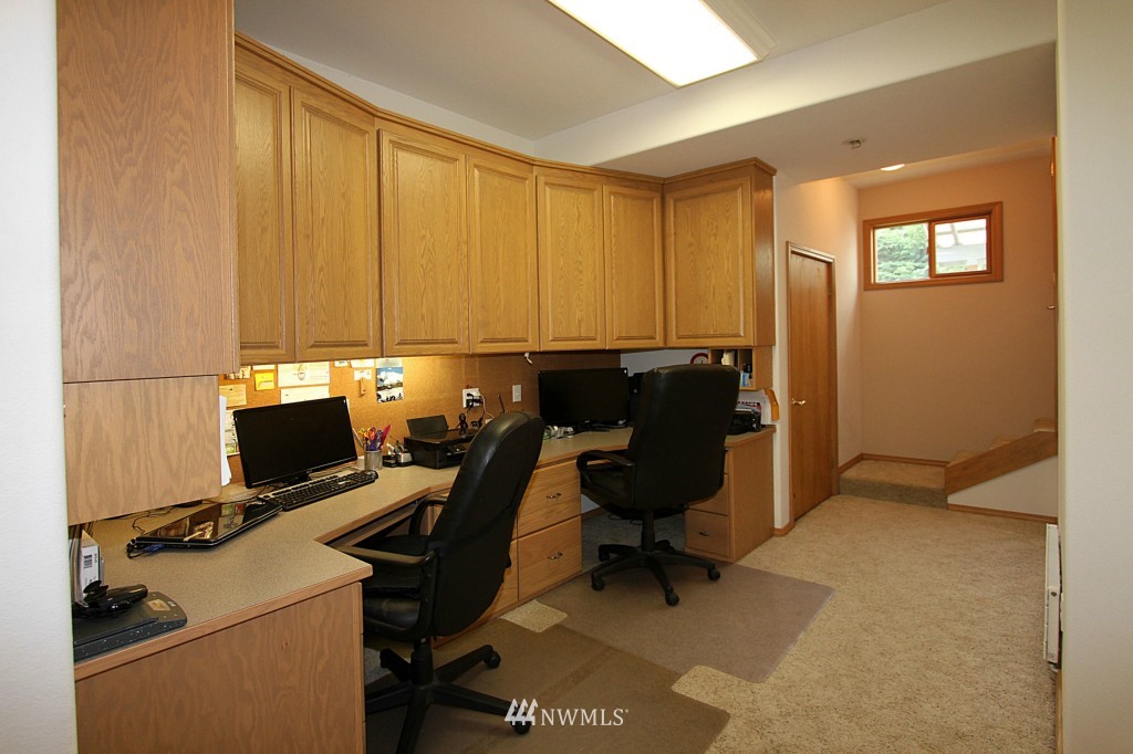 19851 Northeast Redmond Road Redmond, WA 98053 - Photo 11 of 22 Gallery Image 11