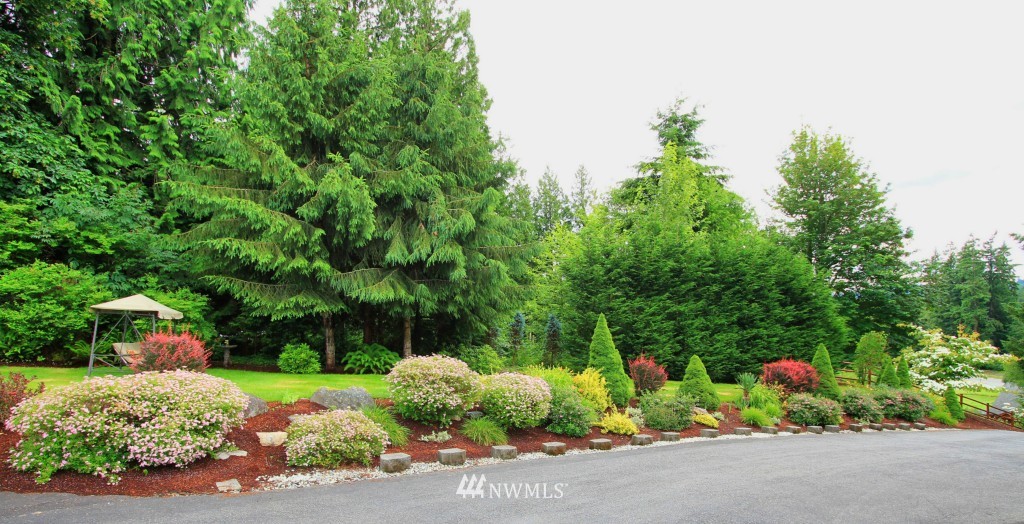 19851 Northeast Redmond Road Redmond, WA 98053 - Photo 16 of 22 Gallery Image 16