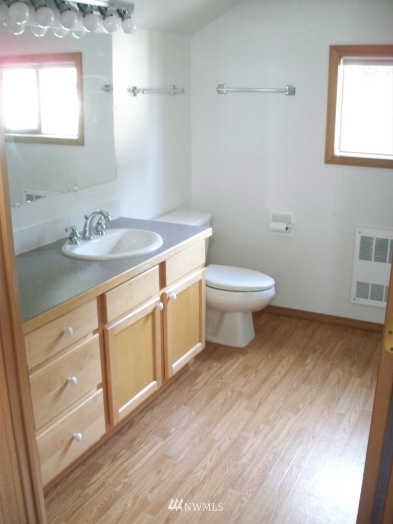 19851 Northeast Redmond Road Redmond, WA 98053 - Photo 21 of 22 Gallery Image 21
