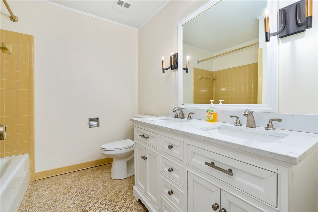 505 Covington Court Anderson, SC 29621 - Photo 22 of 35 Guest bathroom