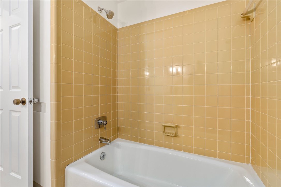 505 Covington Court Anderson, SC 29621 - Photo 23 of 35 Guest bathroom