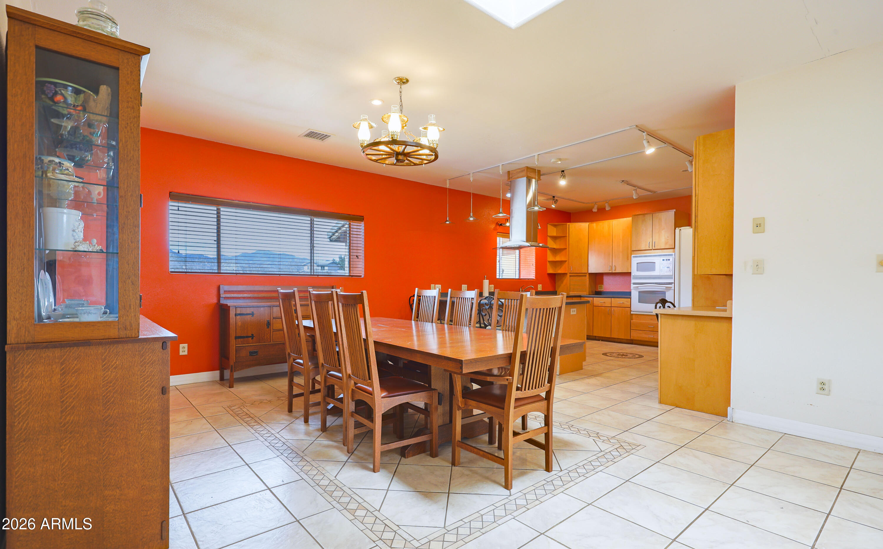 6536 South Jaxel Road Hereford, AZ 85615 - Photo 11 of 32 DINING TO KITCHEN