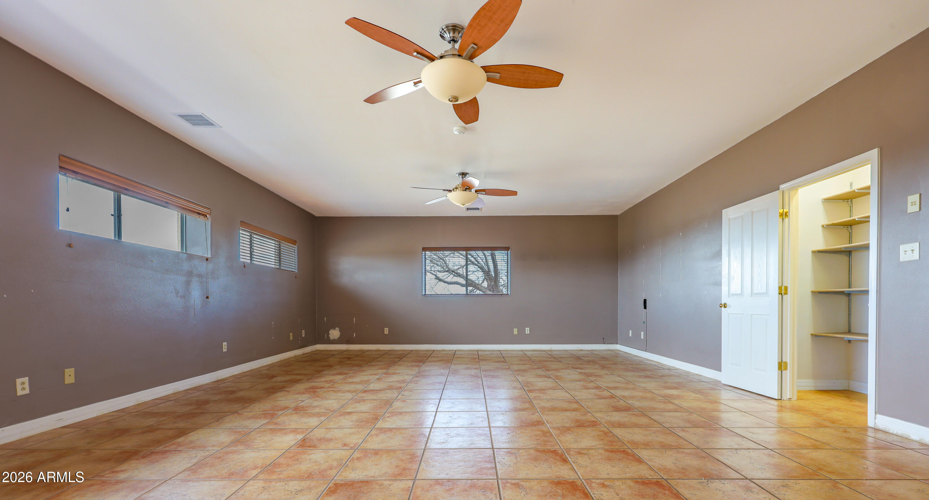 6536 South Jaxel Road Hereford, AZ 85615 - Photo 14 of 32 FULL WORKSHOP ROOM1