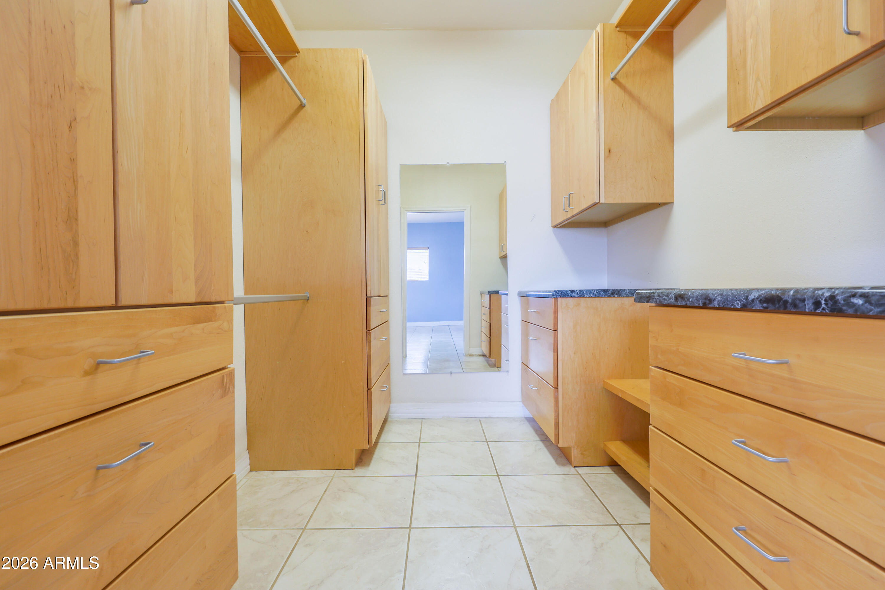 6536 South Jaxel Road Hereford, AZ 85615 - Photo 21 of 32 BLUE BED CLOSET