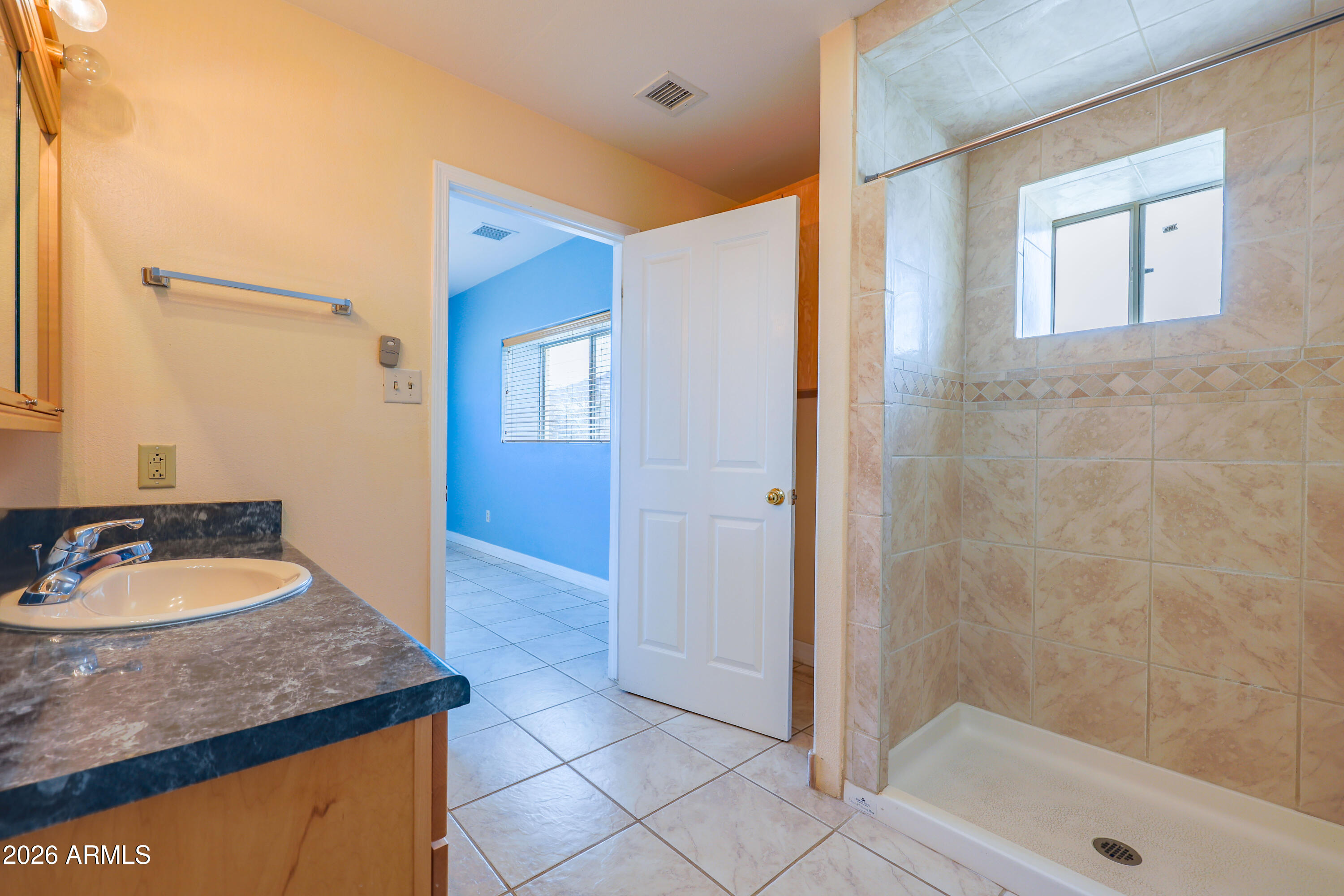 6536 South Jaxel Road Hereford, AZ 85615 - Photo 22 of 32 THREE QUARTER BATH FOR BLUE BED1