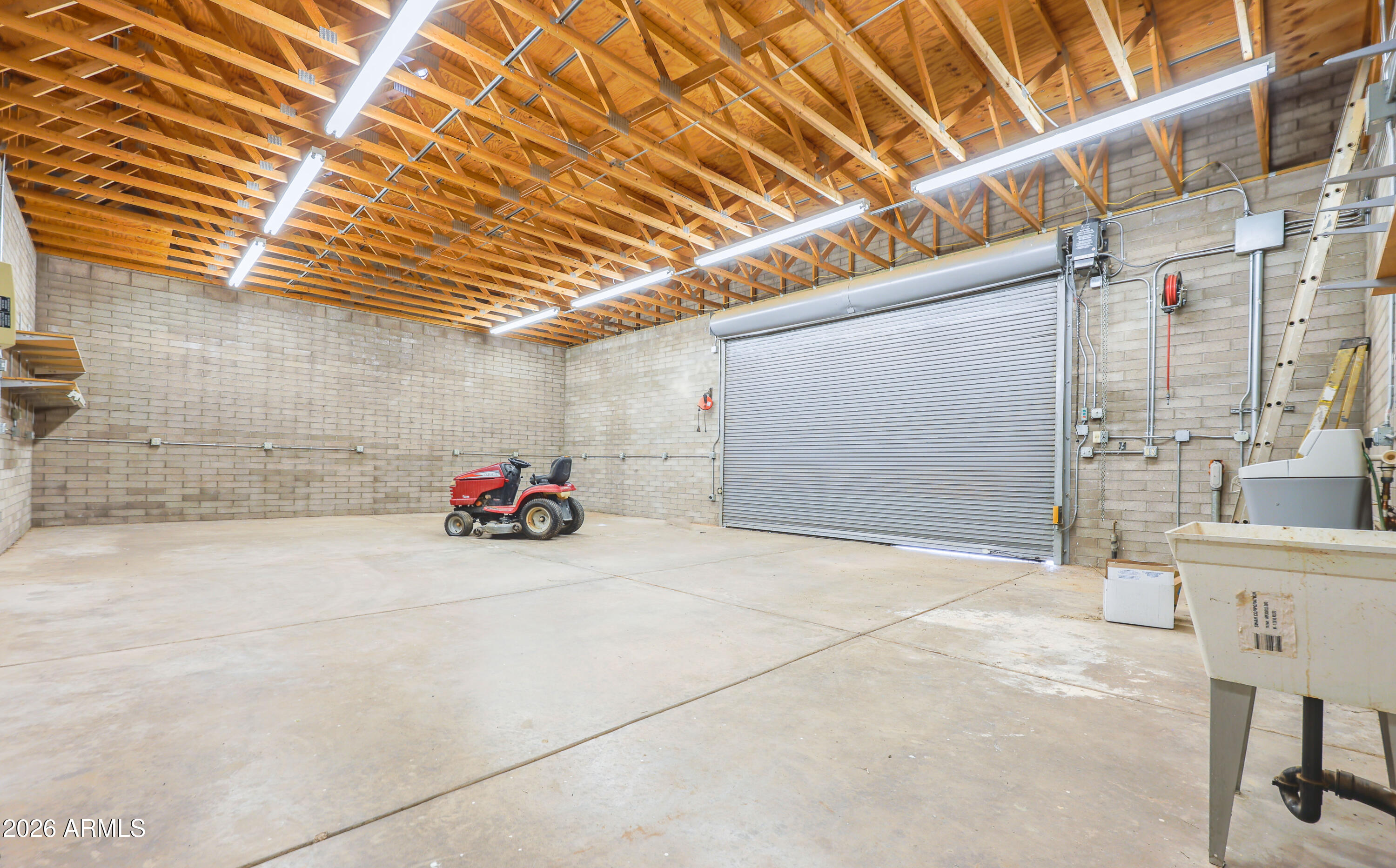 6536 South Jaxel Road Hereford, AZ 85615 - Photo 31 of 32 GARAGE