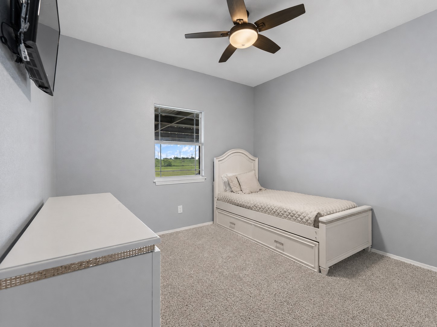 11301 South FM 441 Road El Campo, TX 77437 - Photo 15 of 32 Second bedroom.