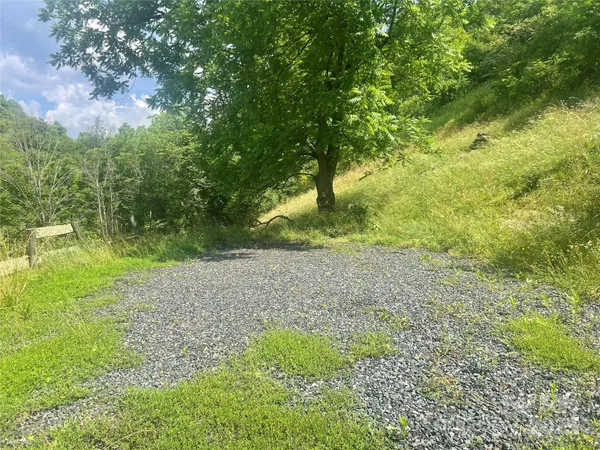 $115,000 | 18103 Highway 194, Grassy Creek, NC 28631