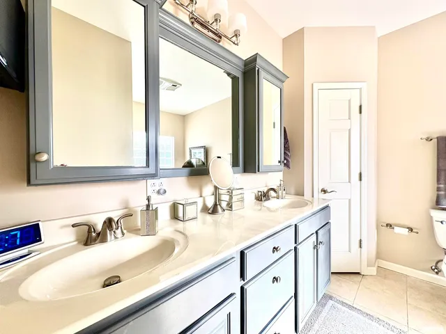 $399,900 | 25 Eleanor Lane, Jacksonville, IL 62650