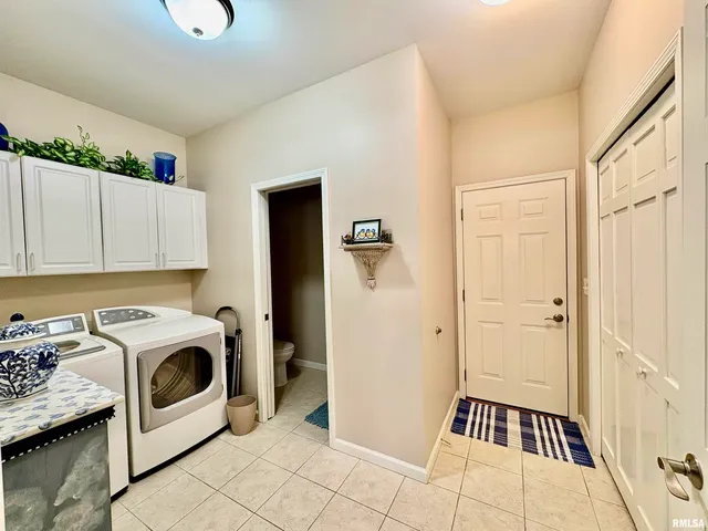 $399,900 | 25 Eleanor Lane, Jacksonville, IL 62650